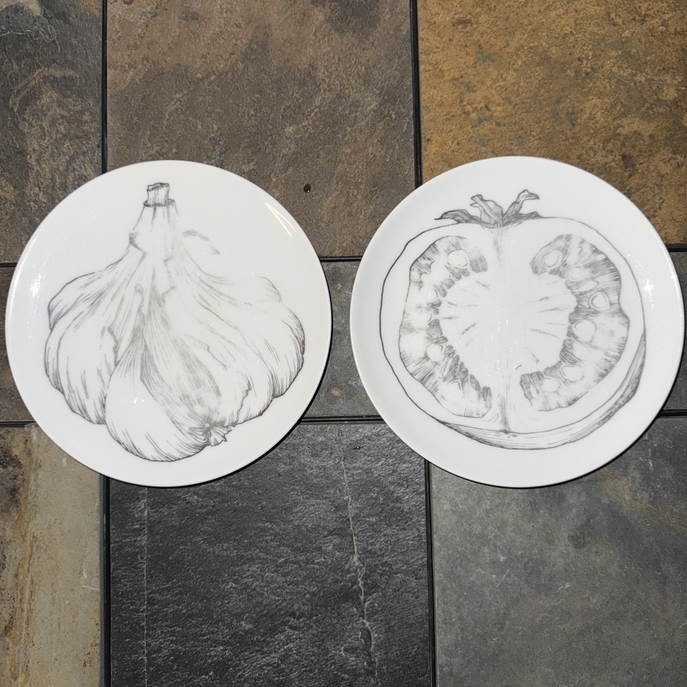 Vintage‎ Heinrich Serb Bavaria Two Graphic Porcelain Vegetable Plates 7.75"